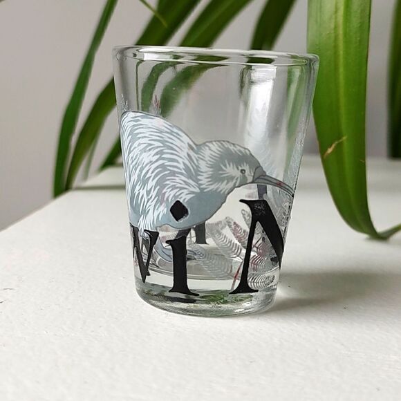 ‎New Zealand Kiwi Souvenir Shot Glass - Picture 3 of 5